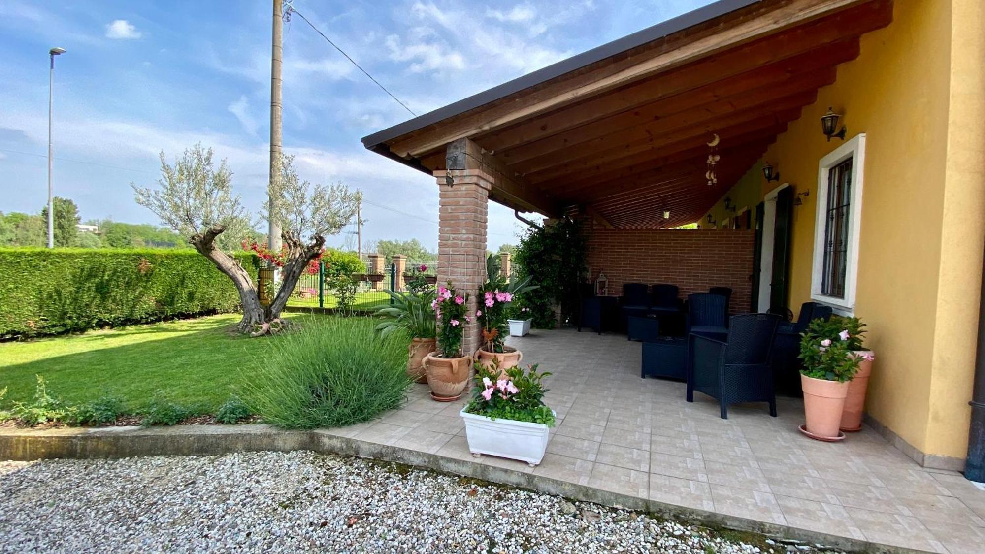 B&B Civico 61 Pastrengo Esterno foto