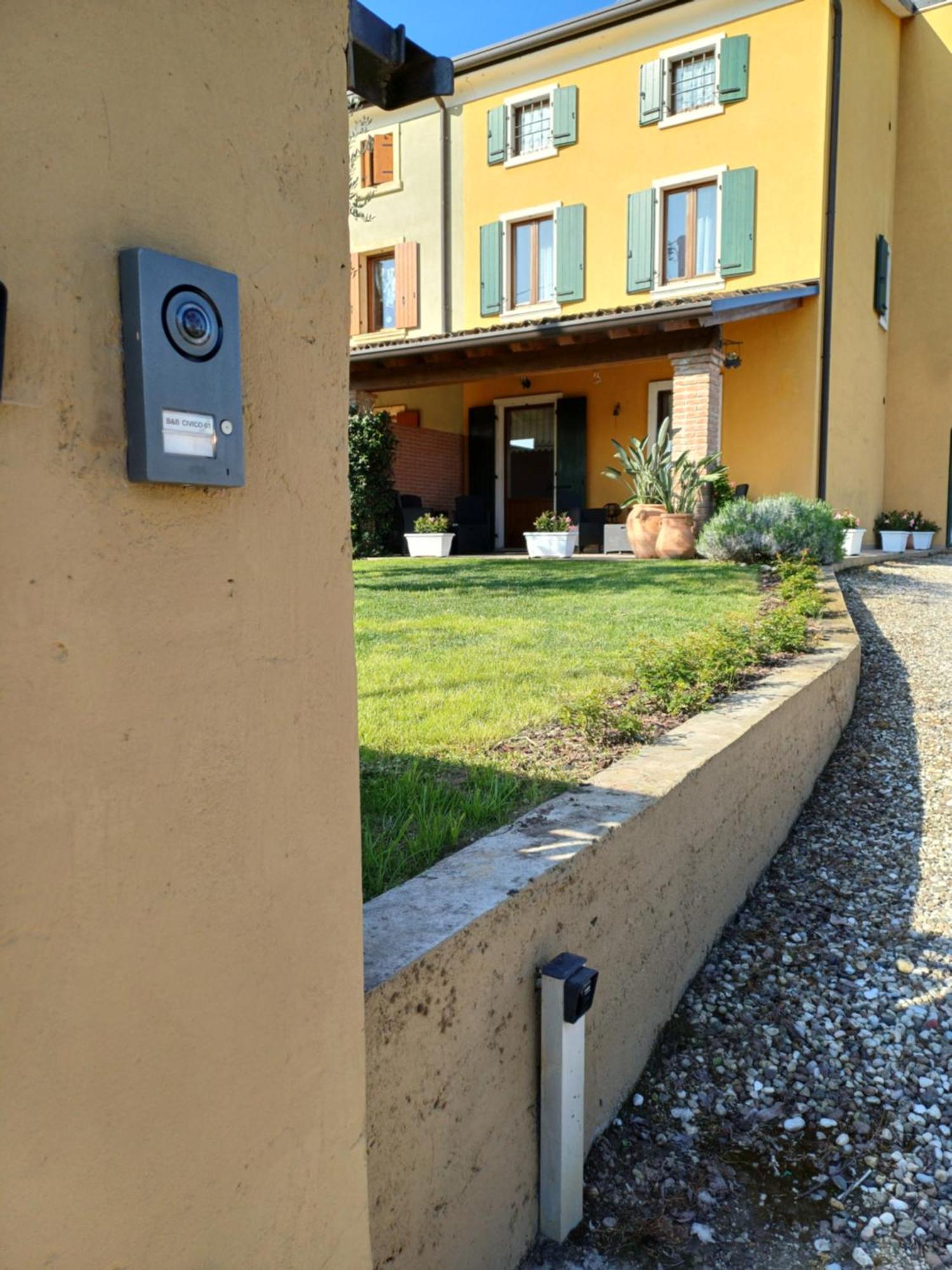 B&B Civico 61 Pastrengo Esterno foto